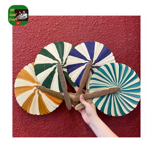 Éventail en feuille de palmier traditionnel fait main et écologique, avec couleur et design personnalisés, pour cadeaux d'affaires et souvenirs - Product Image 6