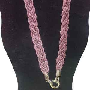 Cordón Rosa Brillante Jack and Jill con Cristales de Imitación, Correa Trenzada para el Cuello, Porta Credenciales Brillante, Accesorio de Moda - Product Image 1