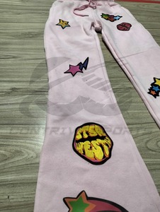 Pantalon de survêtement évasé pour femme, logo personnalisé, haute qualité, imprimé sérigraphié et patchwork, style streetwear - Product Image 3