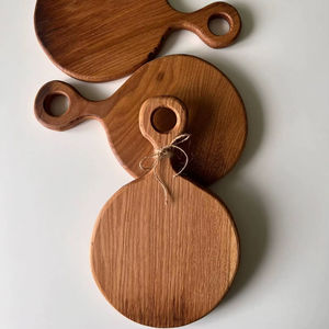 Wholesale Oak Wood Cutting <b>Board</b> Solid Natural Hardwood Kitchen Cutting Serving <b>Board</b> Durable Handmade Round <b>Board</b> With Handle - Product Image 1