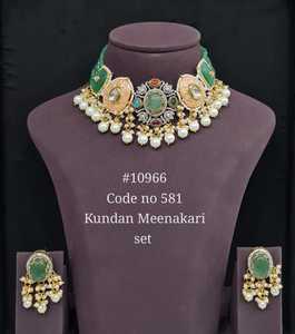 Ensemble de bijoux Kundan Meenakari 10966, collier et boucles d'oreilles en acier inoxydable plaqué or, perles et zircon, pour mariage et occasions spéciales - Product Image 5