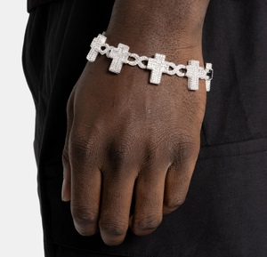 Bracelet croix en argent 925 pour homme, avec micro-incrustation de diamants taille brillant rond, chaîne à maillons style hip-hop, bijou pour usage quotidien - Product Image 1