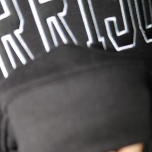 Sudadera MORRISON con cuello simulado, 450 GSM, nombre personalizado, bordado en aplique, corte holgado, 100% algodón, felpa francesa. - Product Image 3