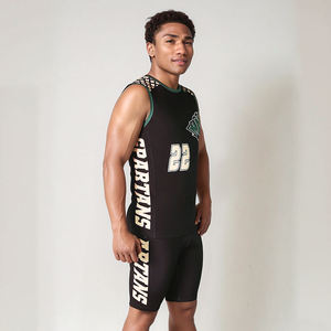 Ensemble de maillots et shorts de football 7 sur 7 personnalisés avec logo d'équipe imprimé par sublimation - Product Image 3