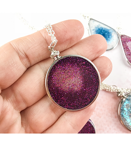 Colgante de Resina con Diseño de Purpurina Más Vendido al por Mayor, Joyería de Vestir Occidental de Última Tendencia con Color Personalizado - Product Image 5