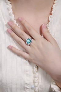 แหวนเงินแท้ 925 ประดับพลอยสีน้ำเงินทรงหัวใจ ดีไซน์สวยหรู ทันสมัย เหมาะสำหรับผู้หญิง สวมใส่เป็นแหวนหมั้นหรือแหวนแต่งงาน - Product Image 6