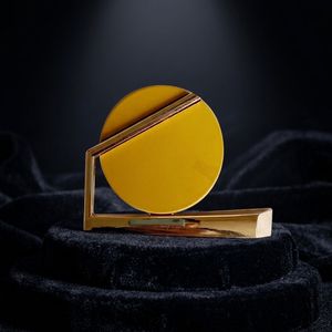 Étiquettes métalliques 3D plaquées or de haute qualité personnalisées pour vêtements, chaussures, sacs, gravées, lavables, bords découpés au laser, taille personnalisée - Product Image 4
