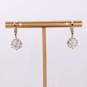 Boucles d'oreilles classiques en diamants de laboratoire, en promotion, pour un usage quotidien et un confort décontracté, disponibles au prix export. - Product Image 1