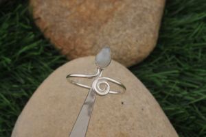 Anillo de Plata de Ley 925 con Engaste de Bisel y Piedra Lunar Arcoíris, Hecho a Mano, Clásico, Bohemio, Delicado, Solitario, Anillo de Boda Certificado de Jaipur - Product Image 3