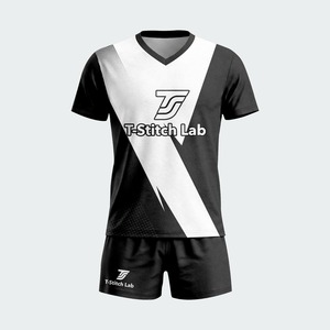 Ensemble d'uniformes de football haute élasticité avec logo personnalisé imprimé, uniforme de sport en polyester à séchage rapide et short assorti - Product Image 3