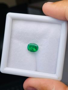 Esmeralda Natural de Zambia, Corte Ovalado, 2.45 Quilates, Calidad AAA, Verde, Certificada por IGI, Brillo Excelente, Corte y Pulido Perfectos para Joyería - Product Image 6