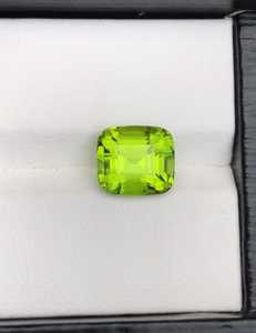 Piedra preciosa de peridoto facetada natural, peridoto verde premium suelto para la fabricación de joyas - Product Image 1