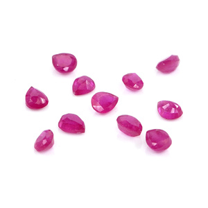 Rubíes naturales de Bangkok calibrados en forma de pera de 4x5 mm, piedra preciosa de rubí facetada natural suelta para la fabricación de joyas, lista para usar. - Product Image 1