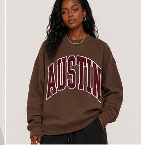 Sweat-shirt streetwear personnalisé épais pour femme, coupe oversize, imprimé graphique Austin Varsity, pull bordeaux avec lettrage, automne-hiver - Product Image 3