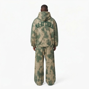 Ensemble survêtement streetwear pour homme vert beige tie-dye avec sweat à capuche zippé et pantalon large, panneau clouté, personnalisable OEM ODM - Product Image 4