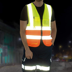 Gilet de sécurité haute visibilité personnalisé pour hommes, pour travaux de construction, en tissu maillé de qualité, avec bandes réfléchissantes. - Product Image 2