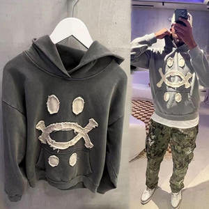 Sudadera con Capucha de Diseño con Pedrería, Sudadera de Lujo con Cristales Brillantes, Ropa de Moda Urbana Moderna, Estilo Vintage con Pedrería - Product Image 2