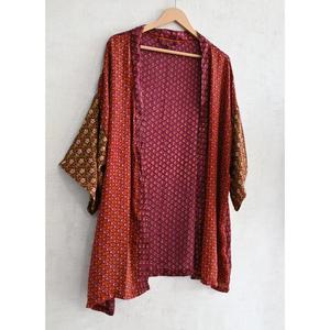 Kimono court en soie indienne fait main, imprimé, vêtements de nuit pour femmes, vêtements de détente pour spa - Product Image 2
