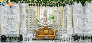 Décoration de scène de réception de mariage de style Bollywood de luxe, scène de cérémonie ornée de blanc et d'or, piliers élégants, aménagement de scène de mariage - Product Image 2