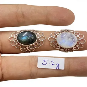 Bague fine en argent sterling 925 avec superbe motif floral, pierre de lune arc-en-ciel taille ovale et labradorite, vente en gros - Product Image 1