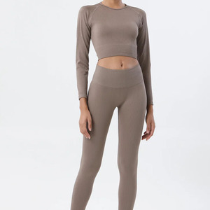 Ensemble de yoga noir sans couture, leggings taille haute, crop top, 2 pièces, vêtements de sport, couleur unie, spandex, polyester - Product Image 3