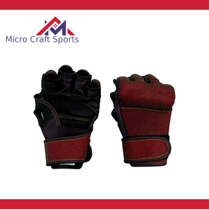 Gants de boxe et de MMA professionnels en cuir PU avec logo personnalisé, fermeture réglable, antidérapants, sangle de poignet ajustable, fabriqués au Pakistan - Product Image 4