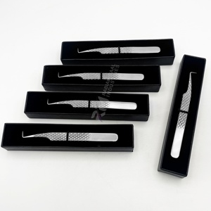 Pince à épiler pour extensions de cils RMI en acier inoxydable, pointe de 10 mm, 90 degrés, argentée, pointes lisses/dentelées, poignée diamant - Product Image 5