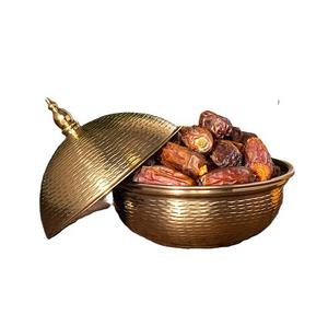 Maravilloso Plato de Servir con Almendras, Anacardos y Pasas, Hecho a Mano en Metal, Plato de Frutos Secos para Mesa de Ramadán - Product Image 3