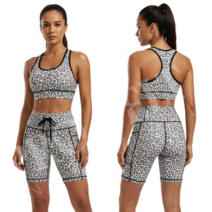 Shorts de sport pour femmes, personnalisés, imprimés, en polyester compressif, avec poches, pour le fitness, le yoga, la course à pied et la gym - Product Image 3