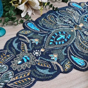 Napperon de table en tissu fait main, forme personnalisée, design chinois traditionnel de luxe, écologique, motif brodé vert et or Ali - Product Image 2