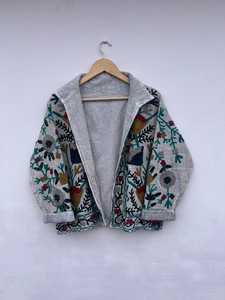 Chaqueta de Invierno de Algodón Ecológico Transpirable Acolchada con Diseño Floral Suzani para Mujer, Hecha a Mano, Bordada, con Cuello Alto, Estilo Bohemio - Product Image 6