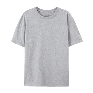 เสื้อยืดแขนสั้นผู้ชายไซส์ใหญ่ ผ้าฝ้ายแท้ 180 กรัม ระบายอากาศได้ดี พร้อมปักโลโก้ตามแบบ OEM และพิมพ์ลาย  ดีไซน์เรียบง่าย - Product Image 4