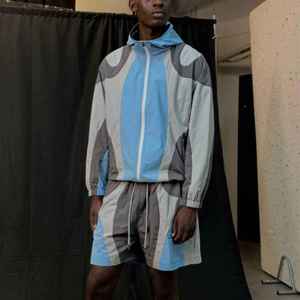 ชุดเซ็ตเสื้อแจ็คเก็ตกันลมสำหรับผู้ชายฤดูร้อน ชุดเซ็ตขาสั้นไนลอนสีตัดต่อสำหรับทุกเพศ - Product Image 5