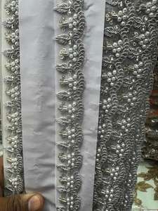 Bordure en dentelle florale brodée de sequins couleur personnalisée 100 % polyester style traditionnel doux pour chaussures et sacs – Vente en gros - Product Image 3