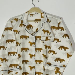 Conjunto de Pijama Floral Estampado a Mano de Primera Calidad - Ropa de Dormir de Algodón Artesanal, Ropa de Dormir y de Estar por Casa de Verano Estilo Bohemio para Mujer, Regalo - Product Image 6