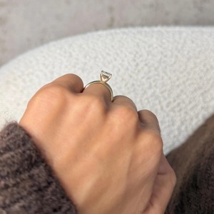 Anillo de Compromiso con Cristal Corte Esmeralda, Plata 925 con Baño de Rodio, Engaste de Puntas, Diseño Floral en Racimo, Certificado IGI, Joyería para Mujer - Product Image 4
