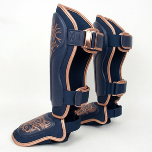 Espinilleras de Cuero Genuino para Muay Thai, MMA, Artes Marciales, Entrenamiento y Sparring, Protección Adecuada, Logotipo Personalizado, ¡Oferta Caliente! - Product Image 3