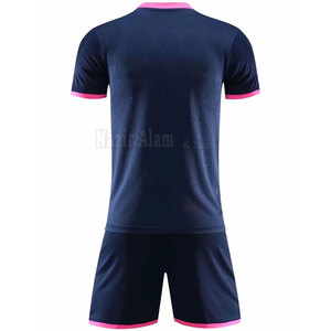 Tela transpirable diseñada para partidos de entrenamiento y juegos competitivos. Uniforme de fútbol cómodo. Material de secado rápido. - Product Image 3