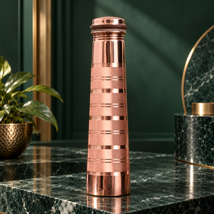 Bouteille d'eau en cuivre rose doré avec bouchon à vis, design rayé décoratif, finition brossée et polie, réutilisable |   Bouteille Premium - Product Image 2