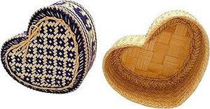 Heart-shaped woven <b>tray</b> <b>basket</b> Seagrass decor - Product Image 2