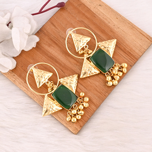 Boucles d'oreilles pendantes élégantes et stylées en onyx vert naturel, plaquées or, en laiton, pour femmes - Product Image 3