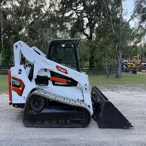 Chargeuse compacte sur chenilles Bobcat avec moteur et pompe, haute maniabilité, idéale pour les opérations en espaces restreints - Product Image 1