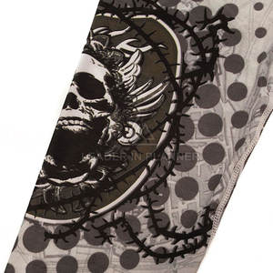 เสื้อแรชการ์ดผู้ชายดีไซน์ล่าสุด ชุดกีฬาขายดี ราคาถูก พร้อมโลโก้สั่งทำ ผลิตในปากีสถาน - Product Image 4