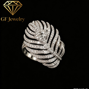 Bague statement en or blanc 14 carats avec diamant ovale cultivé en laboratoire, motif plume de paon, pavé de diamants, bague de cocktail de luxe, bijoux fins IGI - Product Image 1