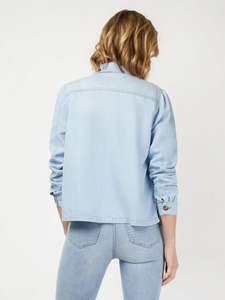 Chaqueta vaquera de mujer con mangas abullonadas, diseño elegante y femenino, ropa exterior de mezclilla al por mayor - Product Image 3