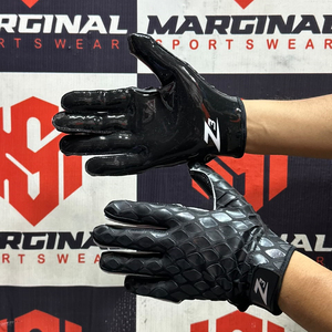 Guantes de Receptor de Fútbol Americano Personalizados en Color Negro, con Agarre de Palma de Alta Elasticidad, Guantes de Lineman de Fútbol Americano y Rugby con Logotipo - Product Image 3