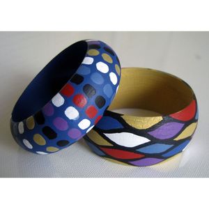 Bracelets en bois ethniques classiques à motifs floraux, bijoux en bois faits à la main - Product Image 4