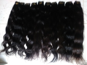 Extensiones de Cabello Humano Rizado Virgen Remy Indio Sin Procesar, Color Natural Saludable, 16 Pulgadas de Largo para Fábrica de Tejidos Capilares - Product Image 1