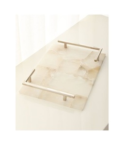 Plateau de service en marbre aux veines élégantes pour la décoration moderne de la salle à manger et les réceptions stylées - Product Image 2