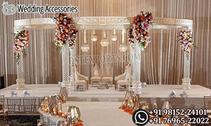 Mandap de Boda del Sur de la India con Diamantes, Columnas de Cristal, Set de Mandap Real, Marco Redondo Exclusivo, en Venta en Los Ángeles, EE. UU. - Product Image 6